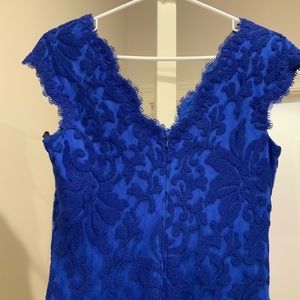 Tadashi shoji woman’s size 6 formal gown.  Worn once.
